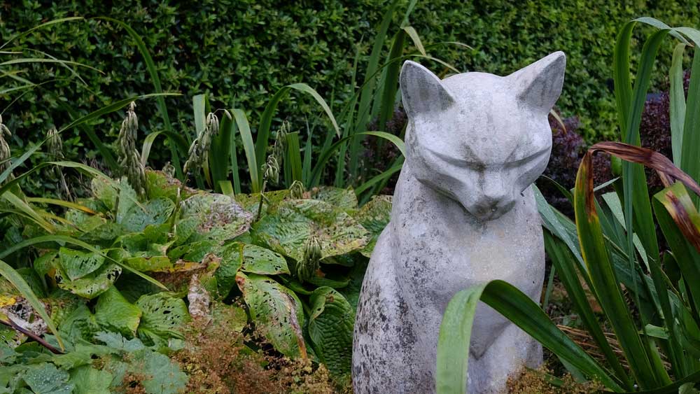 kisállat hamvasztás urnával